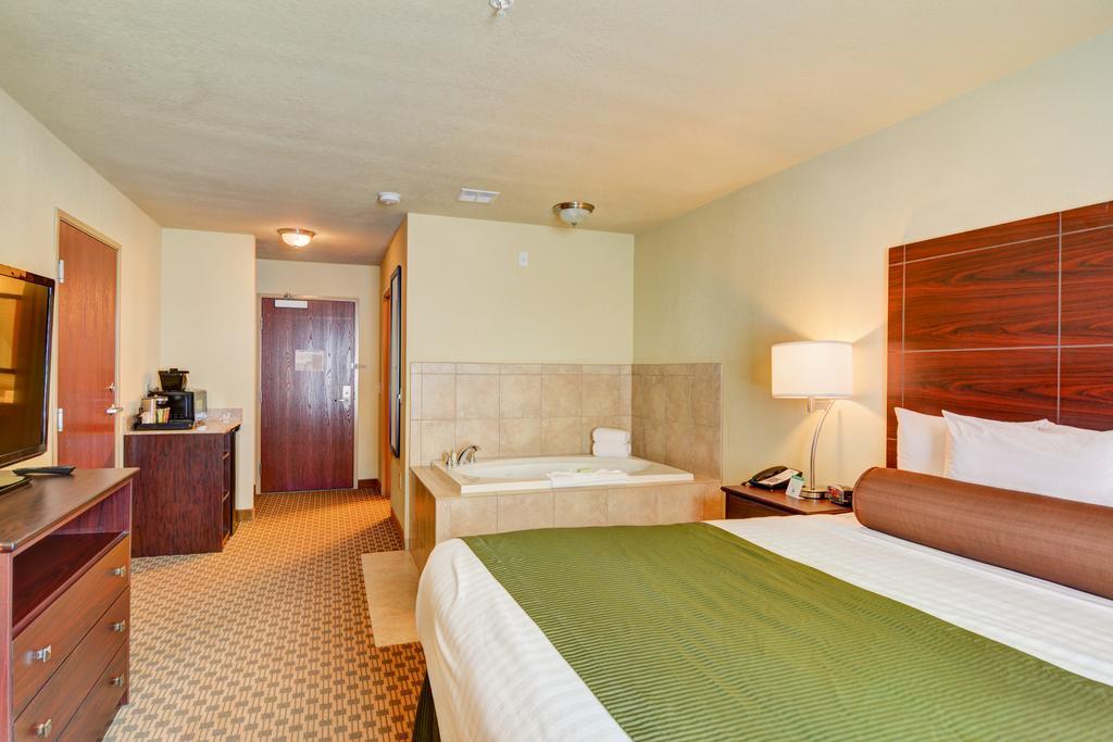Cobblestone Hotel & Suites - Punxsutawney Exterior foto